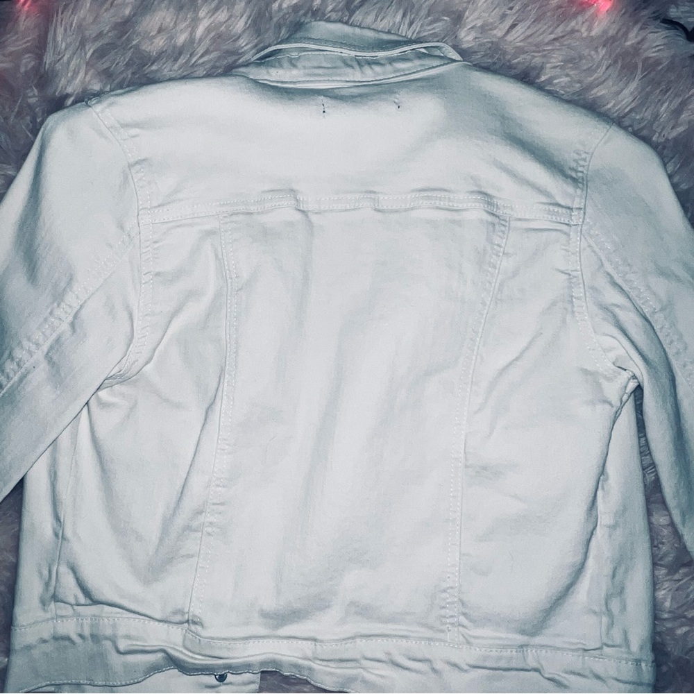 Light jean jacket - Picture 8 of 9